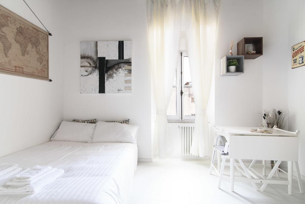 White Ostilia Roma