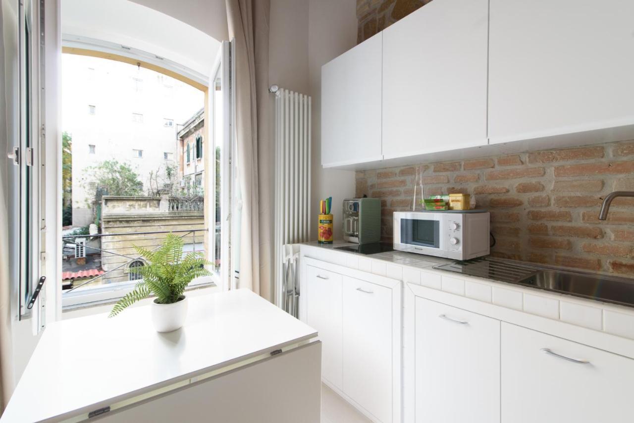 White Ostilia Appartamento Roma