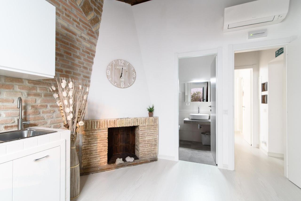 White Ostilia * Roma