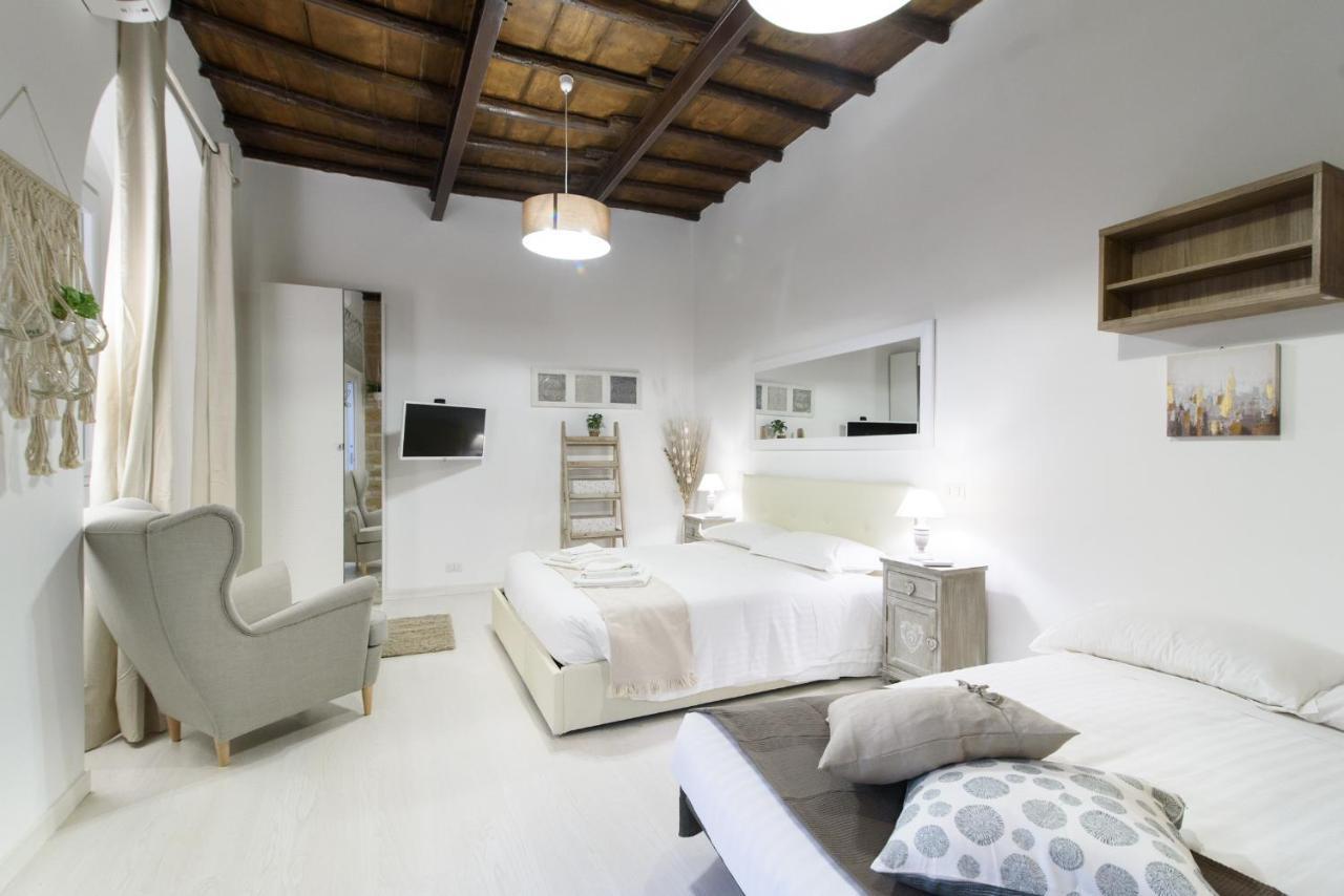 White Ostilia * Roma